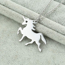 Carica l&#39;immagine nel visualizzatore di Gallery, Jewelkeeper - Carillon portagioielli con Unicorno e Set di Gioielli per Bambine - 3 Regali a Tema Unicorno per Ragazze