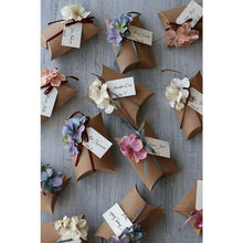 Carica l&#39;immagine nel visualizzatore di Gallery, Naiocase 100pz. Cuscino di Bomboniere Scatole in Carta Kraft con Marrone - Ilgrandebazar