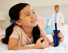 Carica l'immagine nel visualizzatore di Gallery, Barbie- Bambola ​Ken Dentista con Capelli Castani, Camice e Accessori, Giocattolo per Bambini 3+ Anni, GJL66
