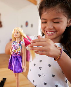 Barbie- Infinite Acconciature con Bambola e Tanti Accessori Inclusi, DWK49