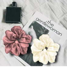 Carica l&#39;immagine nel visualizzatore di Gallery, JeoPoom Elastico Capelli Vera Seta 11mm, Scrunchies Fasce per Capelli Elastici Fascette per Capelli Porta coda di Cavallo per Accessori per Capelli per Donne e Ragazze(Rosa&amp;Bianco)