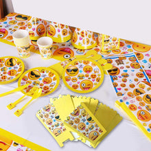 Carica l&#39;immagine nel visualizzatore di Gallery, Amycute Set da 94 Pezzi di Emoji Decorazioni, Piatti, tovaglioli, Posate... - Ilgrandebazar