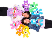 Carica l&#39;immagine nel visualizzatore di Gallery, Care Bears 22064 Peluche Medio da 14 Pollici Orso Portafortuna, Simpatico Peluche da Collezione, Peluche per Bambini, Peluche per Ragazze e Ragazzi
