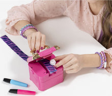 Carica l'immagine nel visualizzatore di Gallery, Cool Maker - Hollywood Hair Macchina Crea Extension, 12 Extension Personalizzabili e Accessori, Dagli 8 Anni - 6056639