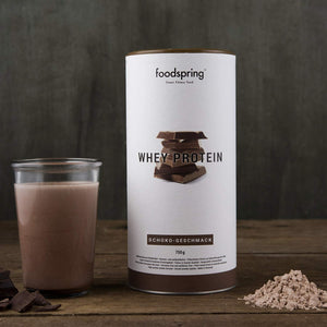 foodspring - Whey Protein al Cioccolato - 750 g - 80% di proteine del siero del latte - Proteine per lo sviluppo muscolare