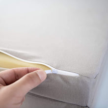 Carica l&#39;immagine nel visualizzatore di Gallery, Materassino da Viaggio per Lettino Bambini Premium, 100% Cotone Sfoderabile e Lavabile, Interno in Comfort Foam™ Peso e Densità +45% No Sostanze Nocive Pieghevole 60 x 120 x 6 cm Borsa Trasporto