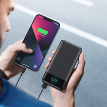Carica l&#39;immagine nel visualizzatore di Gallery, AXNEB Power Bank 13800mAh,Ultra Sottile &amp; Leggero Caricatore Portatile con Display LCD,3A PD USB C Ingressi&amp;Uscite Powerbank con Torcia LED Batteria Esterna per iPhone Samsung Huawei Xiaomi ECC-Nero