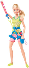 Carica l&#39;immagine nel visualizzatore di Gallery, Barbie- Carriere Giochi Olimpici Tokyo 2020, Bambola Arrampicatrice con Accessori Giocattolo per Bambini 3+ Anni, GJL75