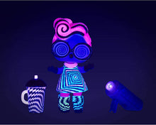 Carica l&#39;immagine nel visualizzatore di Gallery, L.O.L. Surprise! Lights Glitter Doll with 8 Surprises Including Black Light Surprises