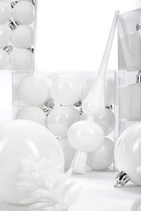 Brubaker Set di 101 Accessori Decorativi per L'Albero di Natale - addobbi Natalizie in Color Bianco - Diverse Forme di Palline ed Un Puntale per Albero di Natale