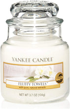 Carica l&#39;immagine nel visualizzatore di Gallery, Yankee Candle Candela profumata in giara grande | Tutto splende | Durata Fino a 150 Ore