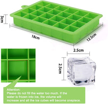 Carica l'immagine nel visualizzatore di Gallery, IZSUZEE 4 Pezzi di Stampi Silicone per con Coperchi, Cubetti di Ghiaccio Riutilizzabili, Stampi per Ghiaccio in Silicone per Congelatore, Whisky, Cocktail e Altre Bevande.