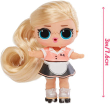 Carica l'immagine nel visualizzatore di Gallery, LOL Surprise Hairgoals. Bambola con capelli da pettinare e 15 sorprese. Include accessori alla moda ed un effetto speciale colorato. Hairgoals Series 2. Bambola da collezione adatto dai 3 anni in su. Single