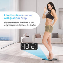 Carica l'immagine nel visualizzatore di Gallery, Bilancia personale Healthkeep, bilancia pesapersone con sensori ad alta precisione, bilancia digitale personale con tecnologia step-on, bilancia in vetro di sicurezza, nera 26 cm*26 cm