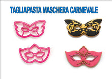 Carica l&#39;immagine nel visualizzatore di Gallery, TAGLIAPASTA IN PLASTICA FORMA MASCHERA CARNEVALE PER BISCOTTI ,PASTA DI... - Ilgrandebazar