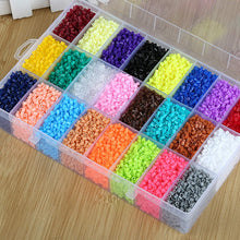 Carica l'immagine nel visualizzatore di Gallery, LIHAO 24000 Perline a Fusione, Mini Dimensioni2.6mm, Perline da Stirare 24 Colori 3 Pegboard per Il Tempo Libero Creativo, Set Gioco Creativo Natalizio Fai da Te per Bambini