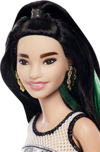 Carica l&#39;immagine nel visualizzatore di Gallery, Barbie- Fashionistas Bambola con Vestito Argento Glitter, FXL50