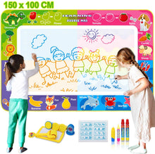Carica l'immagine nel visualizzatore di Gallery, Tappeto Doodle Grande 150×100cm, Doodle Tappetino da Disegno Magico, Disegno Magico Aqua Mat, Acqua Tappeto, Bonus con 4 Penne Magiche, Timbri E Set di Rulli, Bambini