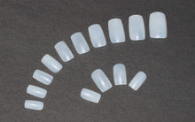 Carica l&#39;immagine nel visualizzatore di Gallery, 600 Pezzi Quadrato Unghie 10 Misure - Corto / Medio Short/Medium, Opaque - Ilgrandebazar
