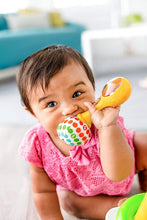 Carica l'immagine nel visualizzatore di Gallery, Fisher-Price Le Maracas per Neonati con Impugnature Soffici, Rafforza le Capacità Motorie e Sensoriali, Giocattolo per Bambini di 3 + Mesi, BLT33
