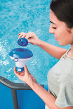 Carica l'immagine nel visualizzatore di Gallery, Bestway - Dosatore Galleggiante di Cloro 12,7 cm Blu - Blu