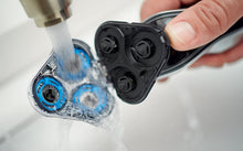 Carica l&#39;immagine nel visualizzatore di Gallery, Philips AquaTouch S5420/06 Rasoio Elettrico AquaTec Wet &amp; Dry con Lame MultiPrecision,Testina Flex 5 Direzioni e Sistema di Protezione della Pelle + Rifinitore Precisione, Impermeabile, Batteria, Blu