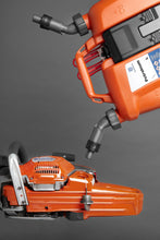 Carica l&#39;immagine nel visualizzatore di Gallery, Husqvarna 580754201 - Tanica carburante Combinata, Benzina 5 l e Multicolore - Ilgrandebazar