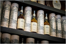 Carica l'immagine nel visualizzatore di Gallery, Oban 14 anni Scotch Whisky Single Malt torbato, con astuccio - 700 ml