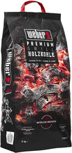 Carica l'immagine nel visualizzatore di Gallery, Weber Premium Holzkohle 5 kg carbonella, Nero