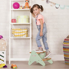 Carica l'immagine nel visualizzatore di Gallery, B. spaces - Peek-A-Boost - Robusto sgabello in legno per bambini - poggiapiedi con 2 gradini - sgabello per bambini color menta, per bagno, cucina, asilo nido - 2 anni+
