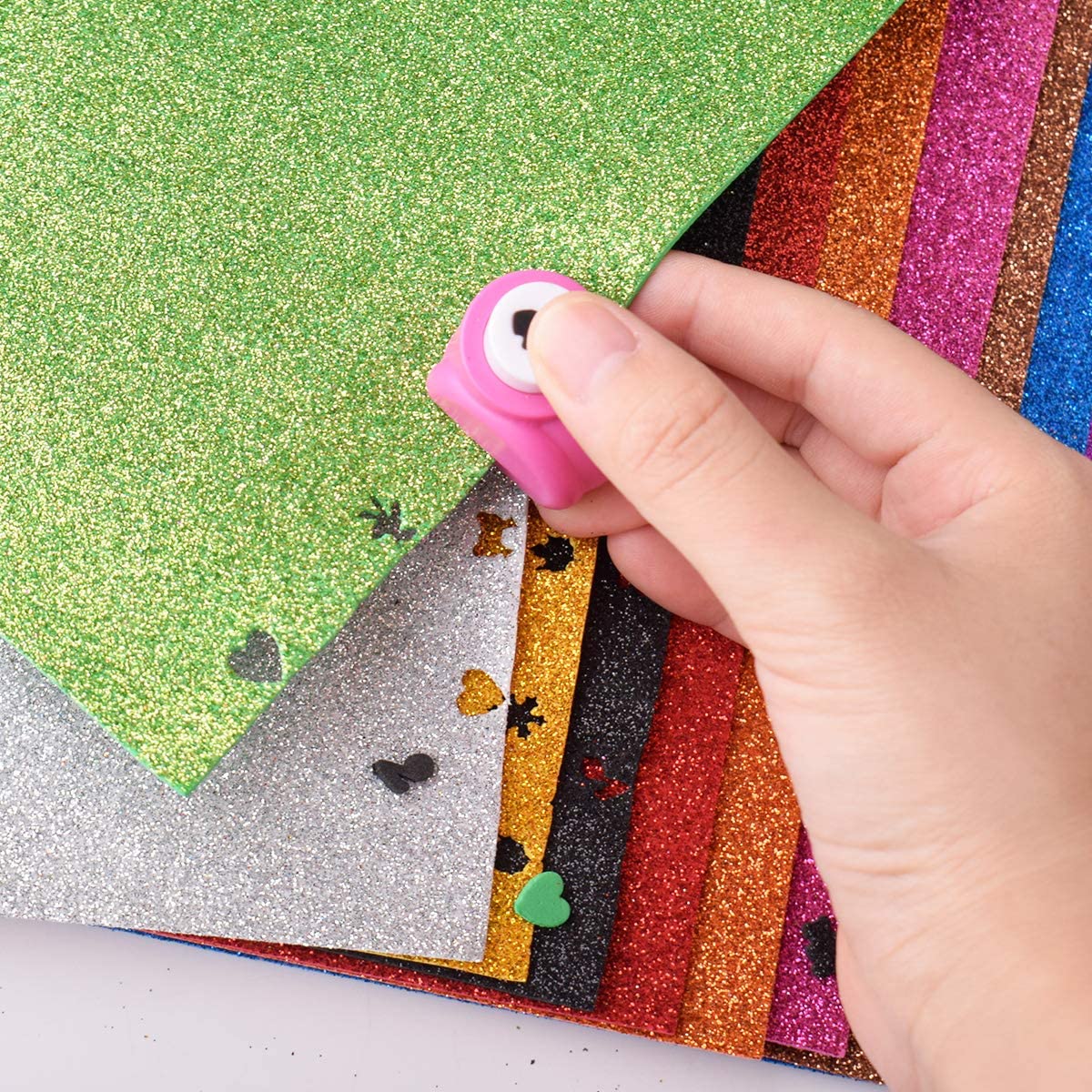Decorazioni natalizie per barattoli di vetro, tante idee da copiare Decorazioni natalizie per barattoli di vetro, tante idee da copiare