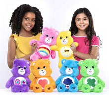 Carica l&#39;immagine nel visualizzatore di Gallery, Care Bears 22064 Peluche Medio da 14 Pollici Orso Portafortuna, Simpatico Peluche da Collezione, Peluche per Bambini, Peluche per Ragazze e Ragazzi
