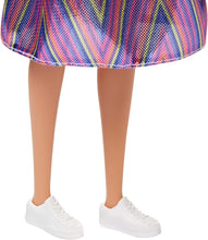 Carica l&#39;immagine nel visualizzatore di Gallery, Barbie Fashionista, Bambola Bionda con Maglietta Stampa e Gonna Pailletes, Giocattolo per Bambini 3+ anni, FXL52