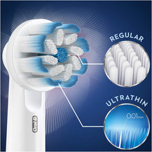 Carica l&#39;immagine nel visualizzatore di Gallery, Oral-B Sensitive Clean - Testine di Ricambio per Spazzolino Elettrico, Confezione da 10 Pezzi, Idea Regalo Natale