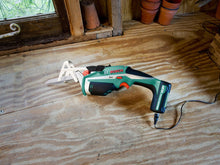 Carica l&#39;immagine nel visualizzatore di Gallery, Bosch Home and Garden 0600861900 Keo Seghe da Giardino, lunghezza di Verde - Ilgrandebazar