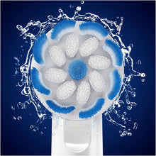 Carica l&#39;immagine nel visualizzatore di Gallery, Oral-B Sensitive Clean - Testine di Ricambio per Spazzolino Elettrico, Confezione da 10 Pezzi, Idea Regalo Natale