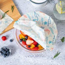 Carica l&#39;immagine nel visualizzatore di Gallery, VIVIBLU Beeswax wrap – Pellicola alimentare in cotone e cera d’api – Fogli cerati plastic-free, eco-friendly e sostenibile – Involucro Ecologico, riutilizzabile, biodegradabile – Set di 3 taglie