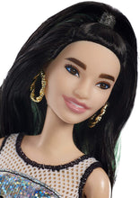 Carica l&#39;immagine nel visualizzatore di Gallery, Barbie- Fashionistas Bambola con Vestito Argento Glitter, FXL50