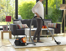 Carica l&#39;immagine nel visualizzatore di Gallery, Rowenta RO3753EA Compact Power Cyclonic Aspirapolvere a Traino senza Sacco, Tecnologia Ciclonica, Capacità 1.5 l