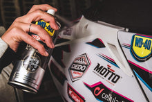 Carica l'immagine nel visualizzatore di Gallery, WD-40 Specialist Moto - Lucidante al Silicone Spray Moto - 400 ml
