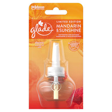 Carica l'immagine nel visualizzatore di Gallery, Glade (Brise) Electric Scented Oil, ricarica per ambienti elettrici con olio profumato, mandarino e Sunshine, confezione da 6 (6 x 20 ml)