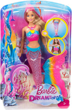 Carica l&#39;immagine nel visualizzatore di Gallery, Barbie Sirena Arcobaleno con Capelli Biondi, Luci Colorate, Si Attiva Sott&#39;Acqua,DHC40