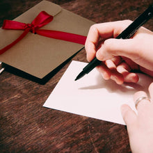 Carica l&#39;immagine nel visualizzatore di Gallery, Remebe 30 pezzi Busta Kraft con 30 nastro, di carta Rosso