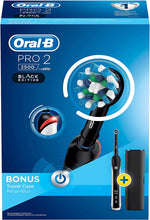 Carica l&#39;immagine nel visualizzatore di Gallery, Oral-B Pro 2 2500 Crossaction Spazzolino Elettrico Ricaricabile, 1 Manico Nero, 2 Modalità tra cui Protezione Gengive, 1 Testina, Custodia da Viaggio