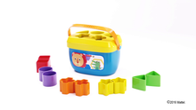 Carica l'immagine nel visualizzatore di Gallery, Fisher-Price FFC84 Secchiello con Cercaforme, 10 Blocchi Assortiti, Bambini...