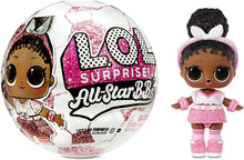 Carica l'immagine nel visualizzatore di Gallery, LOL Surprise All-Star BBs, Squadra di calcio- Bambola luccicante a tema sportivo con 8 sorprese e accessori alla moda, All-Star BBs Serie 3, Bambola da collezione adatte dai 3 anni in su.