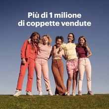 Carica l&#39;immagine nel visualizzatore di Gallery, Coppetta mestruale OrganiCup - Taglia A/Piccola - Vincitrice degli AllergyAwards 2019 - Approvata dalla FDA - Morbida, flessibile, riutilizzabile, in silicone per uso medicale
