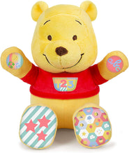 Carica l'immagine nel visualizzatore di Gallery, Clementoni- Winnie The Pooh Gioca e Impara Peluche Parlante, Multicolore, 17305