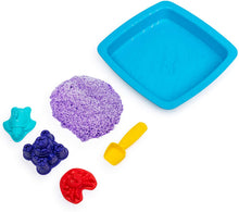 Carica l'immagine nel visualizzatore di Gallery, Kinetic Sand , Playset Castelli di Sabbia , 454 Grammi di Sabbia con Vaschetta, Colori a Sorpresa, dai 3 Anni , 6028092