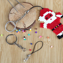Carica l'immagine nel visualizzatore di Gallery, LIHAO 24000 Perline a Fusione, Mini Dimensioni2.6mm, Perline da Stirare 24 Colori 3 Pegboard per Il Tempo Libero Creativo, Set Gioco Creativo Natalizio Fai da Te per Bambini